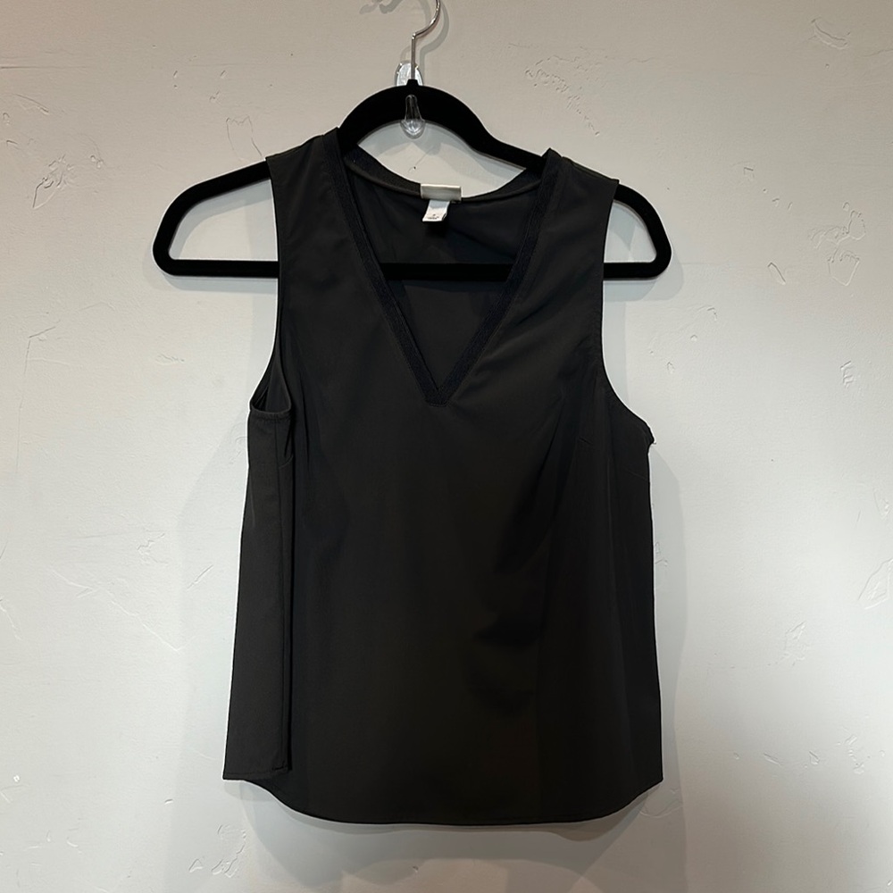 Black Sleeveless V-Neck Top
